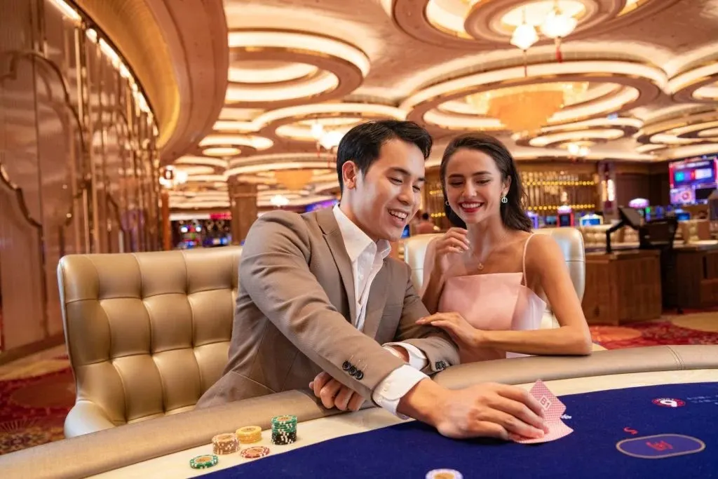 Hướng Dẫn Luật Chơi Bài 21 Điểm (Blackjack) Từ A-Z Cho Người Mới‌